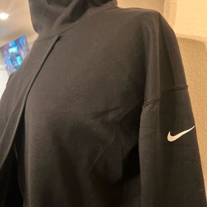 Nike maternity workout jacket